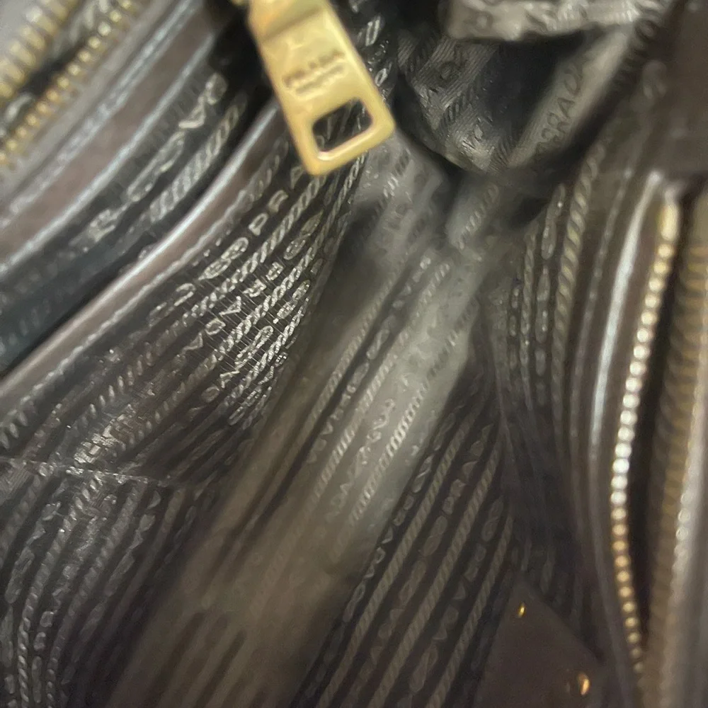 🔥Prada 🔥Black 🔥Nylon 🔥and Leather crossbody 🔥